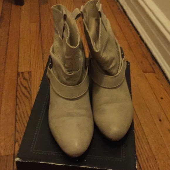 Deena & Ozzy Short Cowboy Boots - Picture 2 of 4